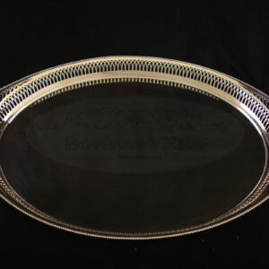 Zilver ovaalvormig dienblad